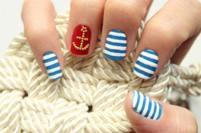 Nautical Fashion - nail art